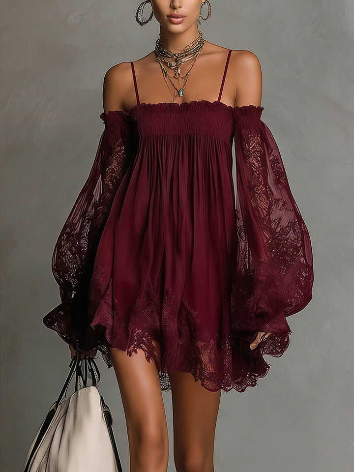 Nádia - Robe mini avec épaules dénudées et dentelle