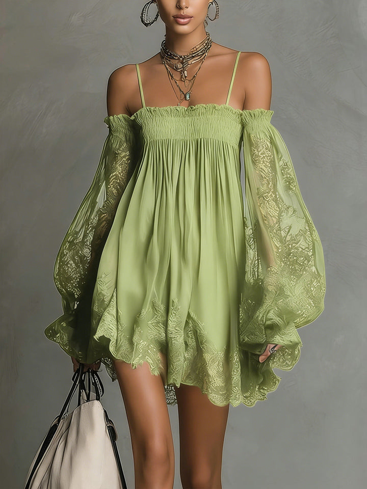 Nádia - Robe mini avec épaules dénudées et dentelle