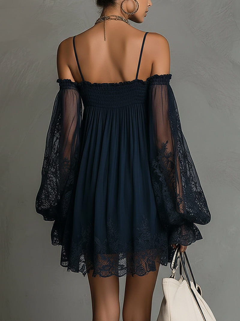 Nádia - Robe mini avec épaules dénudées et dentelle