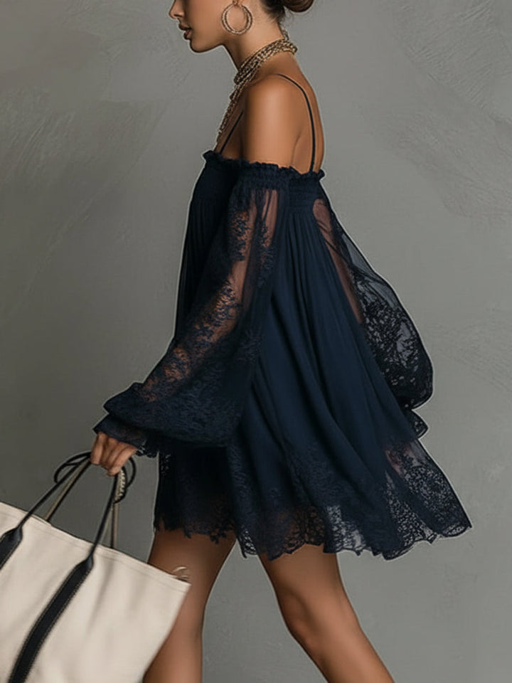 Nádia - Robe mini avec épaules dénudées et dentelle