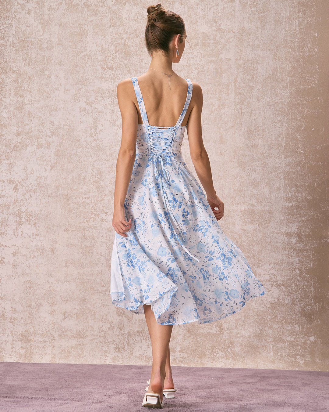 Renata - Robe Midi Bleue à Fleurs