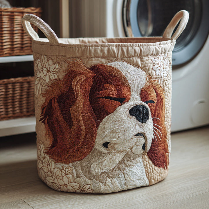 Panier à linge matelassé fait main – motif King Charles Endormi