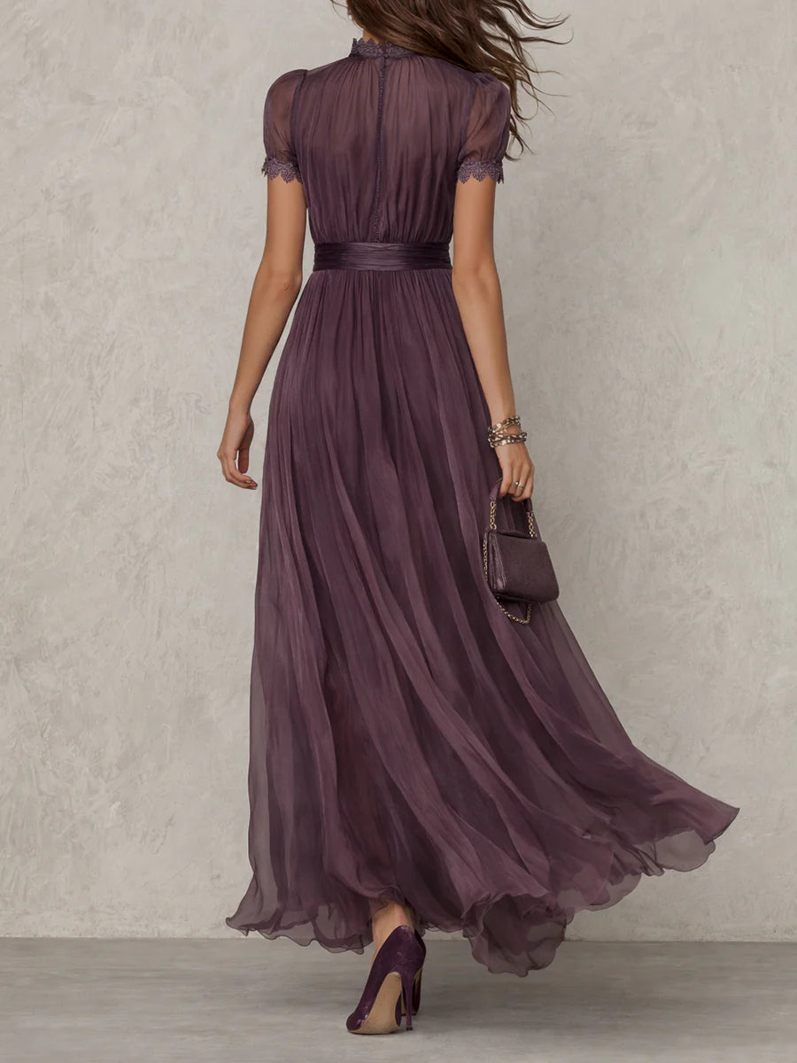 Flávia - Robe longue violette avec décolleté