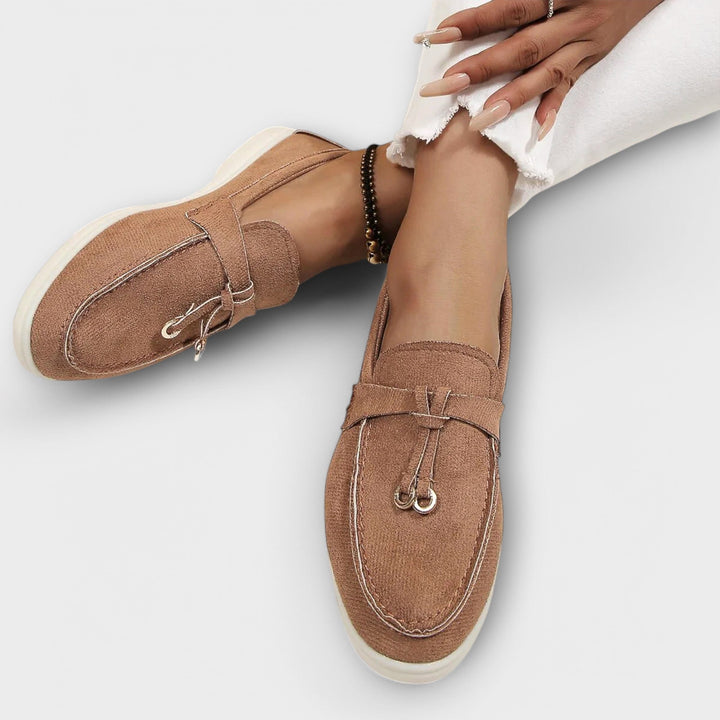 Mocassins Féminins Beiges avec Cordon Décoratif